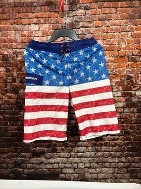 ZeroXposur Men’s Stars & Stripes Board Shorts - Blue/Red/White Large 14/16 EUC